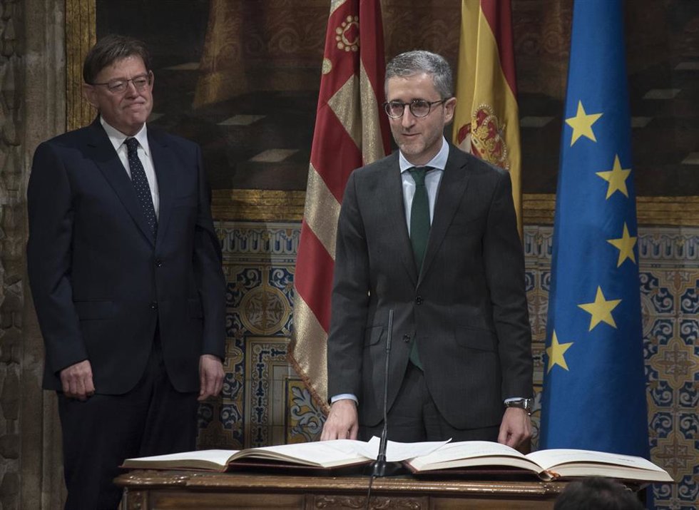 Archivo - Ximo Puig y Arcadi España en una imagen de archivo
