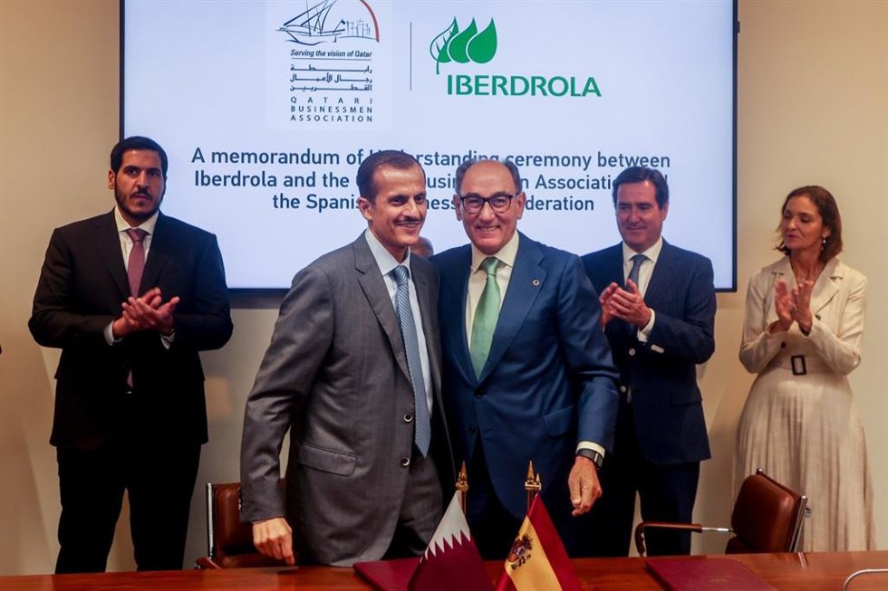 Ignacio Galán, Presidente De Iberdrola, Y Sheikh Khalid Bin Thani Al Thani