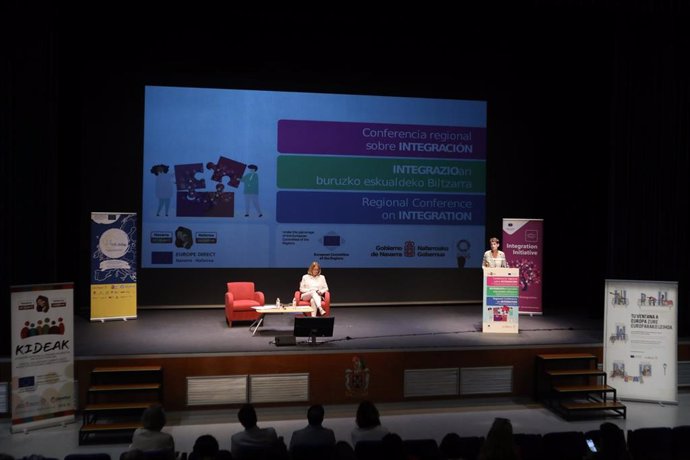 La presidenta del Gobierno de Navarra, María Chivite, inaugura la Conferencia Regional sobre Integración.