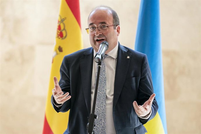 El ministro de Cultura y Deporte, Miquel Iceta; interviene durante el homenaje a los museos de Ucrania