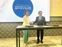 La USJ y ADEA firman un convenio de colaboración para impulsar la relación entre estudiantes y empresas
