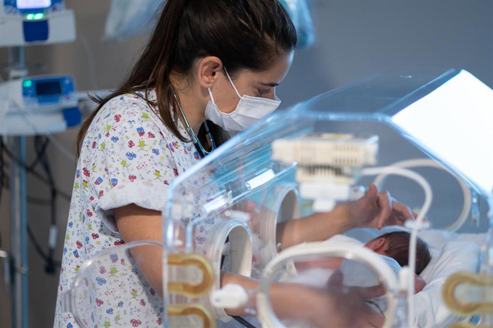 Archivo - UCI neonatal de Vithas Sevilla.