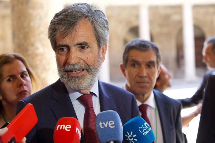El Presidente Del Tribunal Supremo Y Del Consejo General Del Poder Judicial (CGPJ), Carlos Lesmes, Atiende A Los Medios En Granada.
