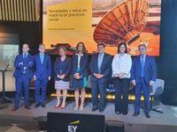 Escrivá defiende que los planes de empleo pueden ayudar a "dinamizar" la negociación de los salarios