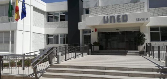 Archivo - Sede de la UNED en Sevilla