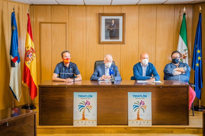 Presentación de los Campeonatos de España de Triatlón SuperSprint por Clubes en Roquetas de Mar (Almería)