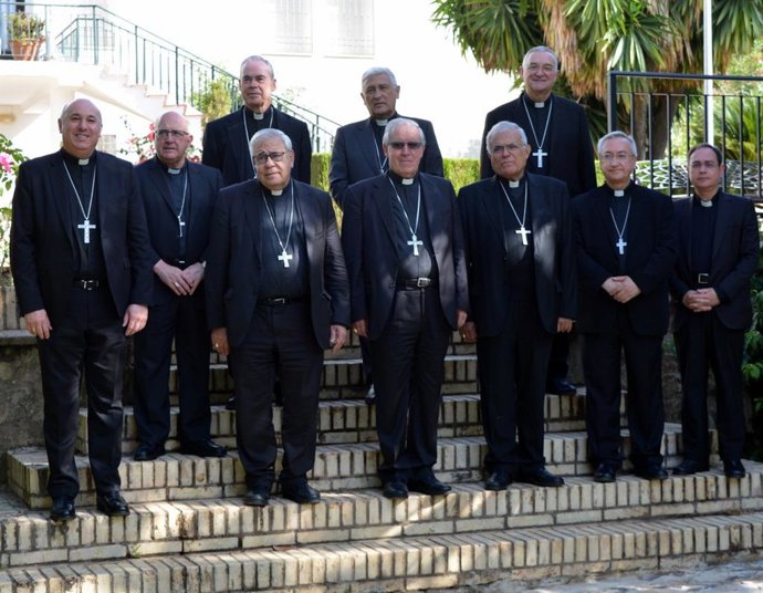 Prelados asistentes a la CL Asamblea de Obispos del Sur celebrada en Córdoba.