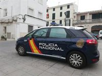 Detenido un joven en Mahón tras intentar huir de la Policía con varias sustancias estupefacientes