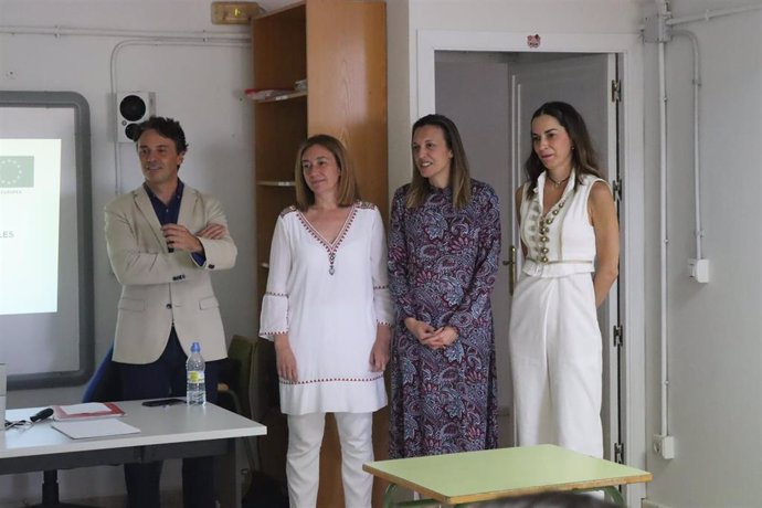 El Ayuntamiento de Huelva  imparte en el Virgen de Belén el programa 'Mejora de la Empleabilidad en entornos virtuales'.
