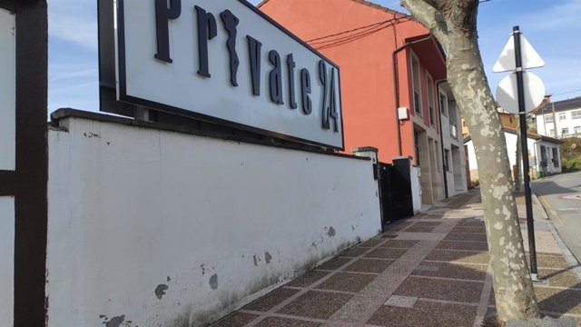 Archivo - Local de alterne en Oviedo, prostitución