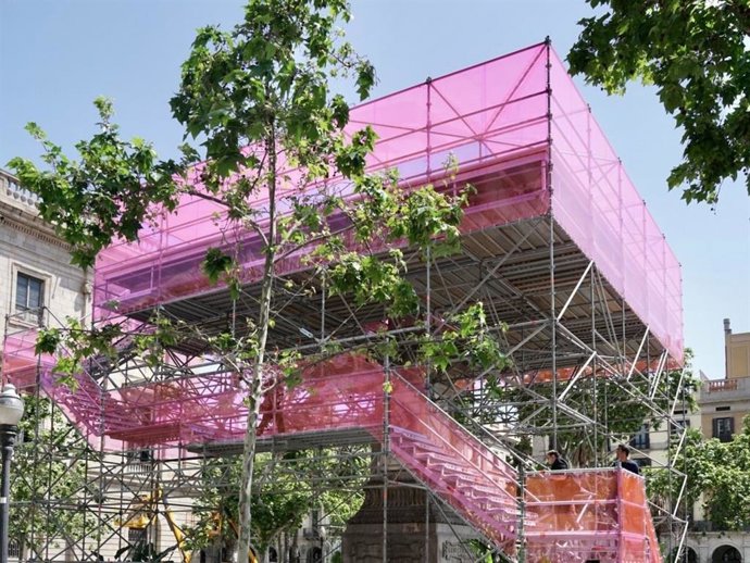 Una de las instalaciones físicas del festival Model de arquitecturas de Barcelona