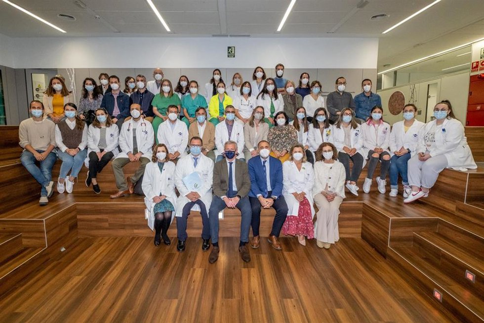 Rueda visita el grupo de investigación GenVip, del IDIS.