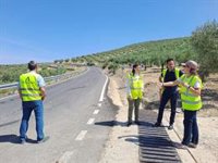 La Junta realiza una visita técnica a las obras de emergencia en la carretera A-3127 en Castro del Río (Córdoba)