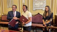 El Ayuntamiento de Cádiz y la Fundación Cajasol renuevan su compromiso con el Carnaval