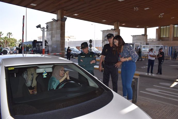 Gobierno destaca que 3.000 personas y mil vehículos han pasado en un día la frontera Melilla-Marruecos sin incidentes"
