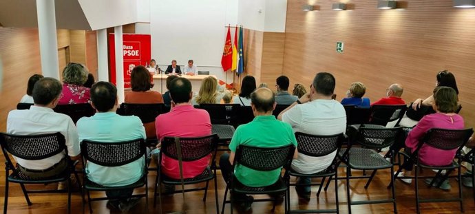 Encuentro del PSOE con colectivos sociales