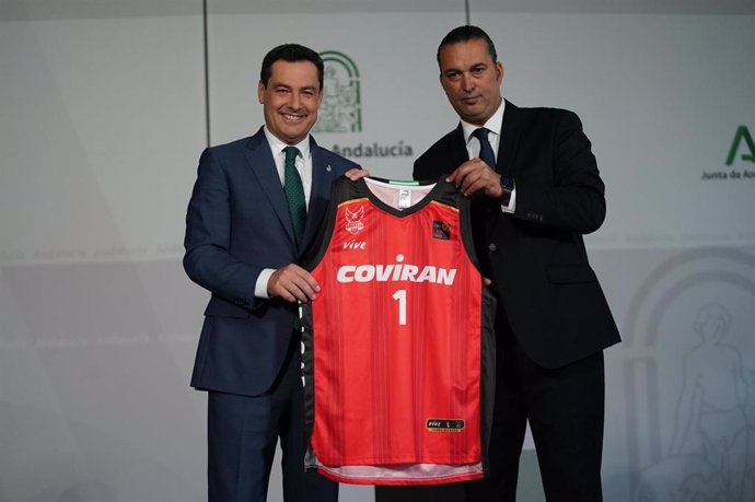 Moreno celebra la vuelta a la ACB del Covirán Granada, "que hace historia en Andalucía"