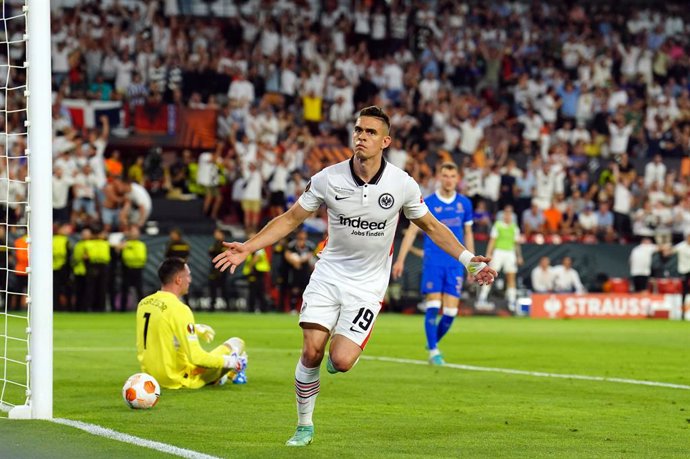 18 May 2022, Spain, Seville: Frankfurt's Rafael Santos Borre celebrates scoring his side's first goal during the UEFA Europa League final soccer match between Eintracht Frankfurt and Rangers at the Ramon Sanchez-Pizjuan Stadium. Photo: Adam Davy/PA Wire