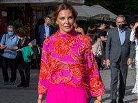 Mar Flores acapara todas las miradas en el Teatro Real con un sofisticado look en rosa fucsia. ¡Espectacular!