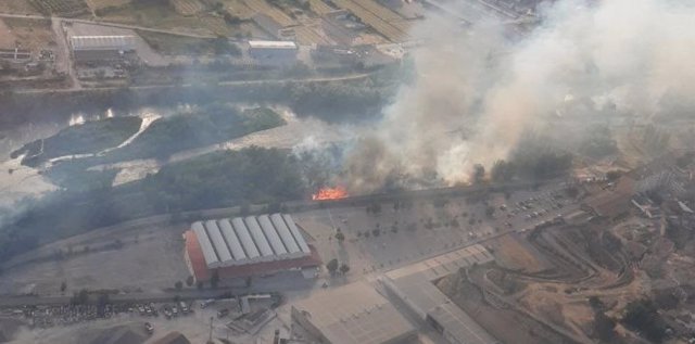 Incendio forestal declarado en Fraga (Huesca)