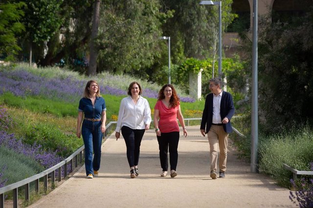 La alcaldesa de Barcelona, Ada Colau, y los tenientes de alcalde Janet Sanz, Laura Pérez y Jordi Martí, a día 19 de mayo de 2022 en Barcelona