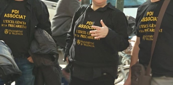 Imagen de archivo de PDI asociaciado reclamando mejoras en sus condiciones laborales