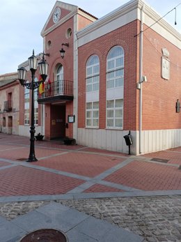 Fachada del Ayuntamiento de Aldeamayor de San Martín.