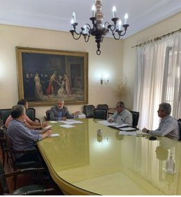 Reunión del presidente de la Diputación de Cáceres con representantes de Pymecon