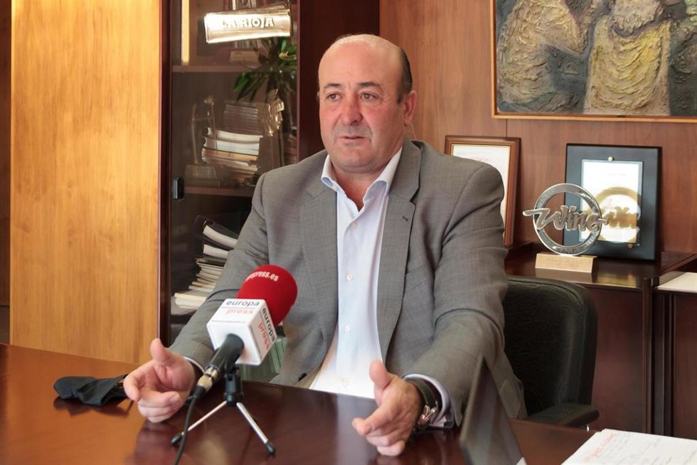 Archivo - El presidente del Consejo Regulador de la DOC Rioja, Fernando Ezquerro, durante una entrevista para Europa Press