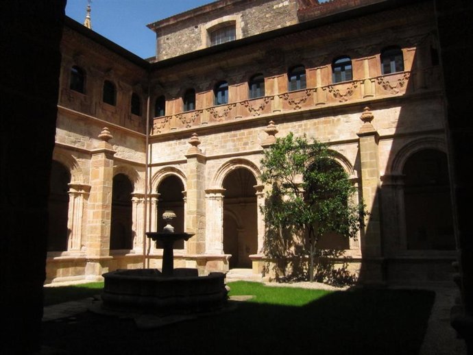 Archivo - Patio Del Museo Arqueológico De Oviedo
