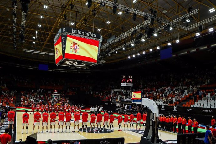 Archivo - Vista general del Pabellón Fuente de San Luis en un amistoso de la selección española de baloncesto. 