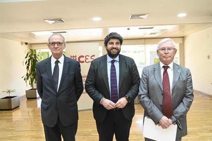 El jefe del Ejecutivo autonómico, Fernando López Miras, asiste a la presentación del estudio 'Las zonas rurales de la Región de Murcia'