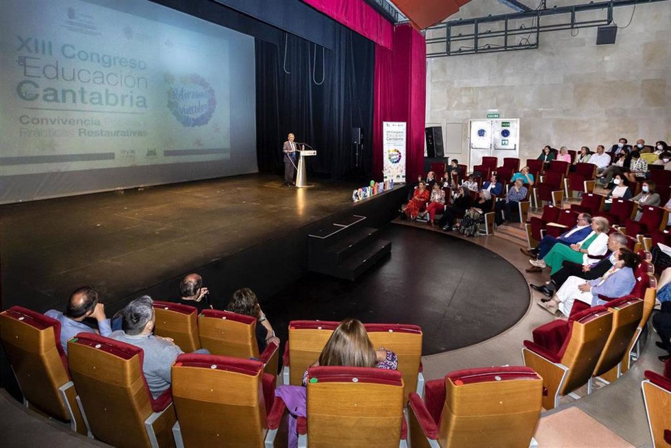 El Presidente De Cantabria, Miguel Ángel Revilla, Junto Con La Consejera De Educación Y Formación Profesional, Marina Lombó, Inaugura El XIII Congreso De Educación De Cantabria