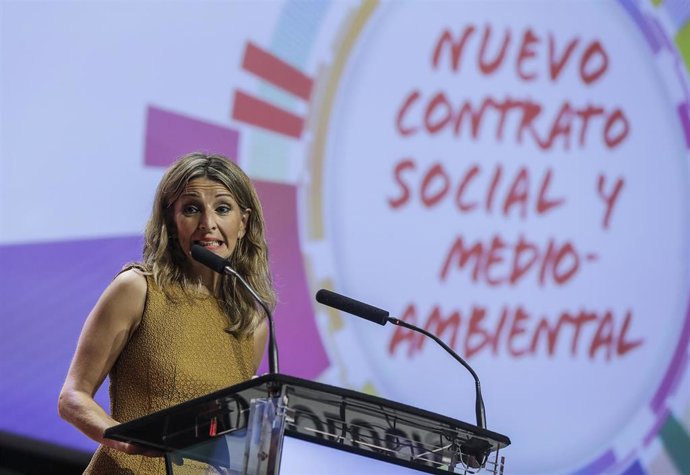 Archivo - La vicepresidenta tercera y Ministra de trabajo y Economía Social, Yolanda Díaz, interviene durante el 43 Congreso Confederal de la UGT