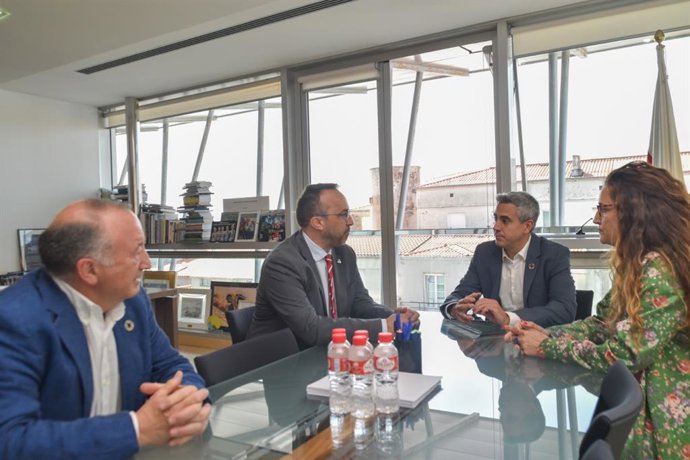 Reunión entre el vicepresidente y la Fundación de los Ferrocarriles Españoles