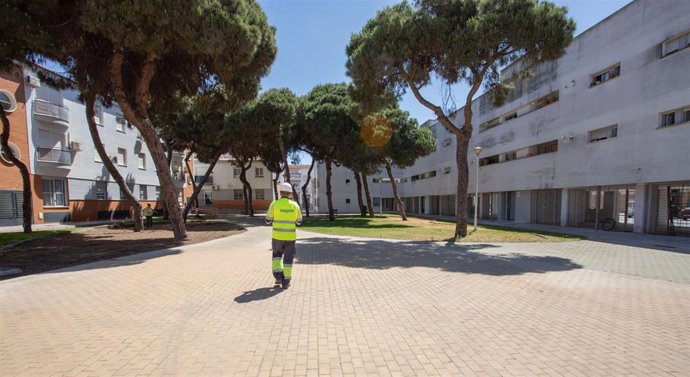 Obras de reurbanización en Punta Umbría (Huelva).