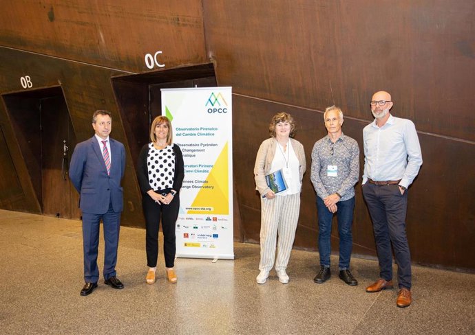 Mikel Antón, Amaia Barredo, Eva García-Balaguer, Sébastien Chauvin y  Gérard Largier en el 4 Coloquio Internacional sobre Cambio Climático en Zonas de Montaña.