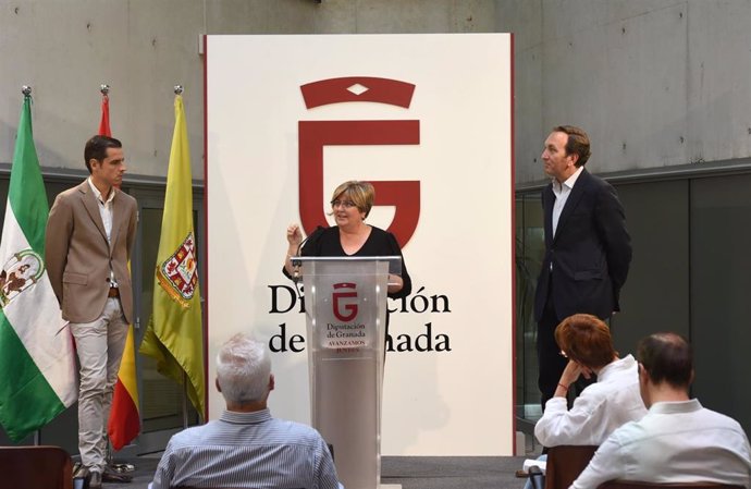 Rueda de prensa presidida por la diputada de Empleo y Desarrollo Sostenible de Granada, Ana Muñoz.