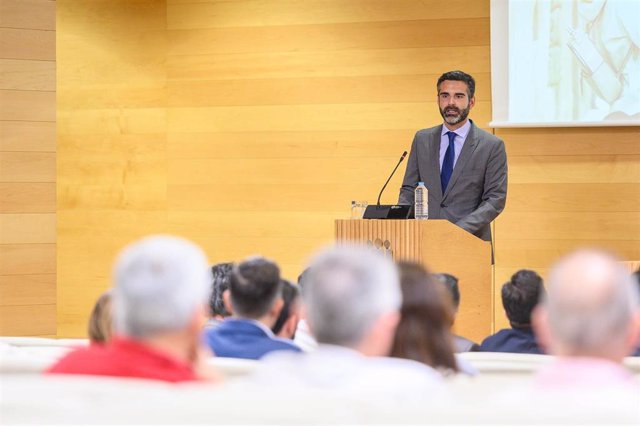 El alcalde de Almería, Ramón Fernández-Pacheco, participa en las jornadas 'Innovar es posible'