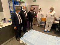 El presidente del Parlament visita la reforma del Hospital de la Cruz Roja de Palma