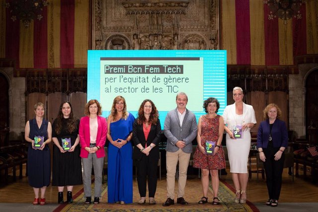 El Ayuntamiento de Barcelona ha premiado a Sischain, Technovation Girls, Fibracat y DigitalFems en los primeros BCNFemTech.