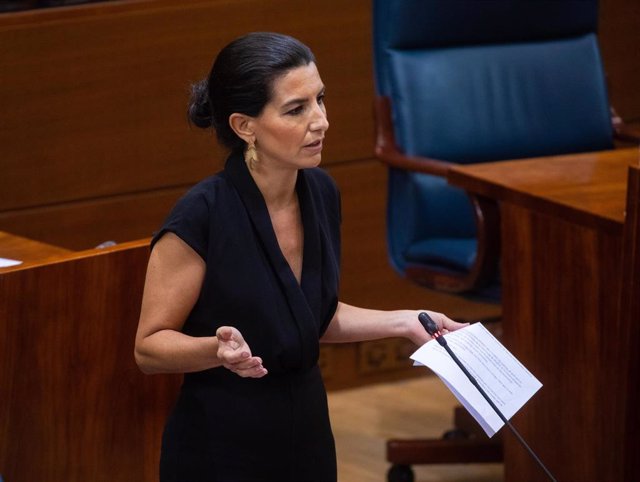 La portavoz de Vox en la Asamblea de Madrid, Rocío Monasterio, interviene durante un pleno en la Asamblea de Madrid