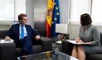 Feijóo condena los "excesos bélicos" de Putin en una reunión con la líder de la oposición bielorrusa