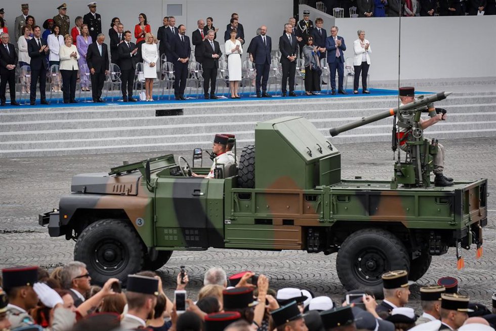 Archivo - Desfile militar en Francia