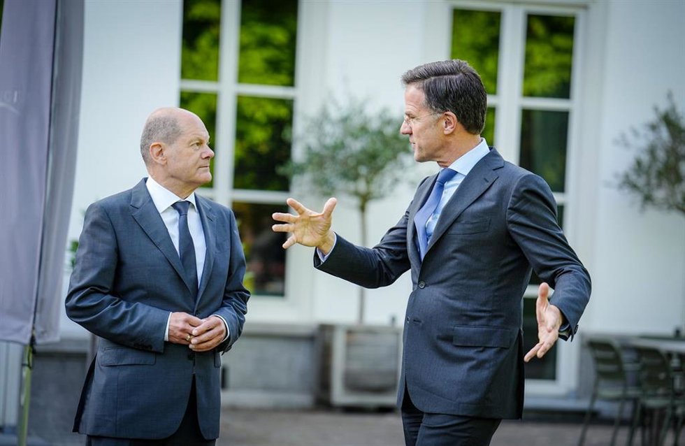 El canciller alemán, Olaf Scholz, y el primer ministro neerlandés, Mark Rutte