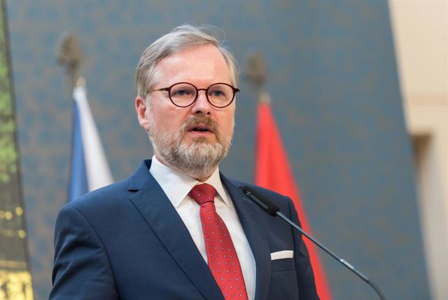 República Checa, Praga: El primer ministro checo, Petr Fiala, habla durante una rueda de prensa con el canciller austriaco, Karl Nehammer (no aparece en la foto), tras su reunión. Foto: Tomas Tkacik/SOPA Images vía ZUMA Press Wire/dpa