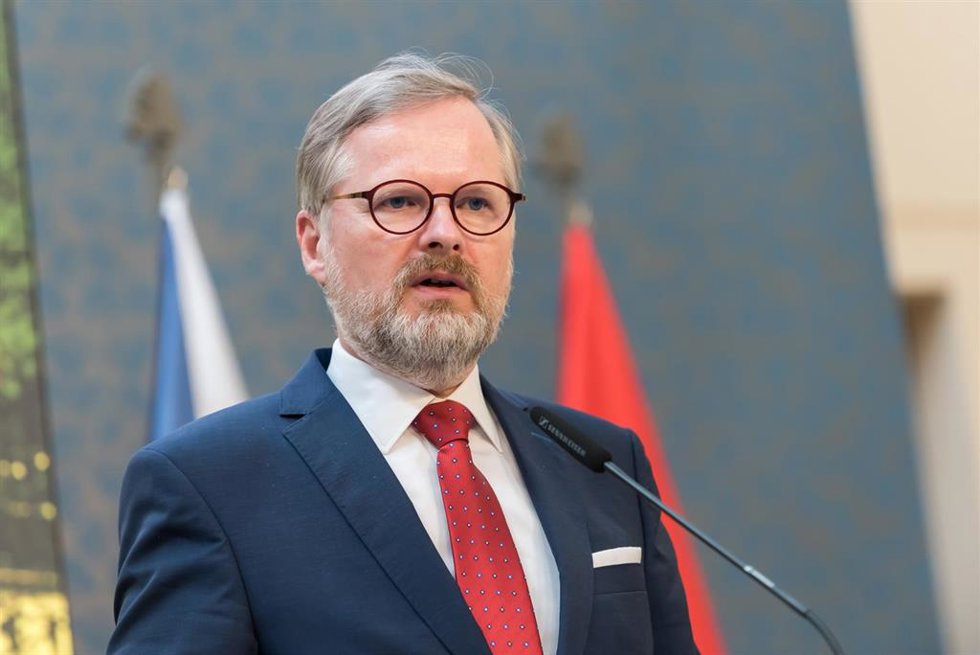 República Checa, Praga: El primer ministro checo, Petr Fiala, habla durante una rueda de prensa con el canciller austriaco, Karl Nehammer (no aparece en la foto), tras su reunión. Foto: Tomas Tkacik/SOPA Images vía ZUMA Press Wire/dpa
