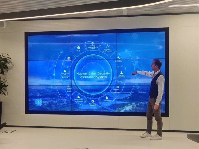 El asesor senior de Ciberseguridad de Hawei, Koen Claesen, presenta la estrategia de ciberseguridad de la firma en Bruselas