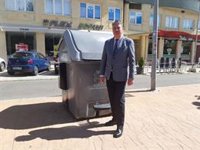 El Ayuntamiento de León repone 254 contenedores en los barrios de Chantría, Palomera y Polígono de La Torre