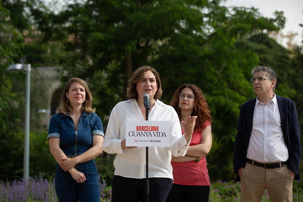 La alcaldesa de Barcelona, Ada Colau, interviene en una comparecencia para informar que se presentará por tercera vez a las elecciones municipales, a 19 de mayo de 2022, en Barcelona, Catalunya (España).